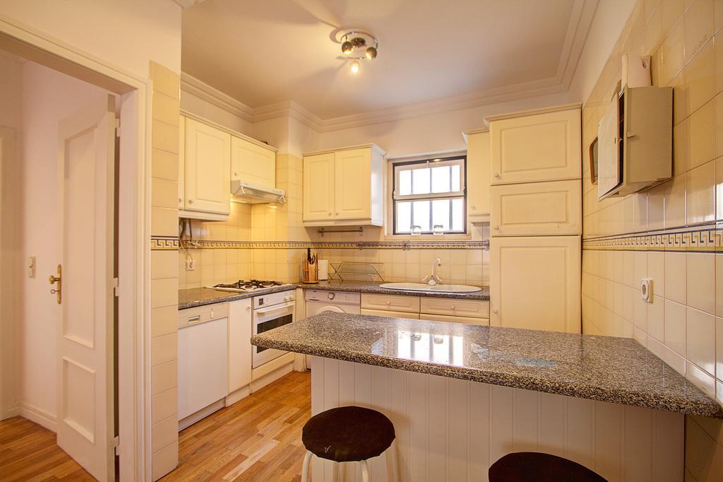 Apartament Heart Of Bairro Alto-Live Like A Local Lizbona Zewnętrze zdjęcie