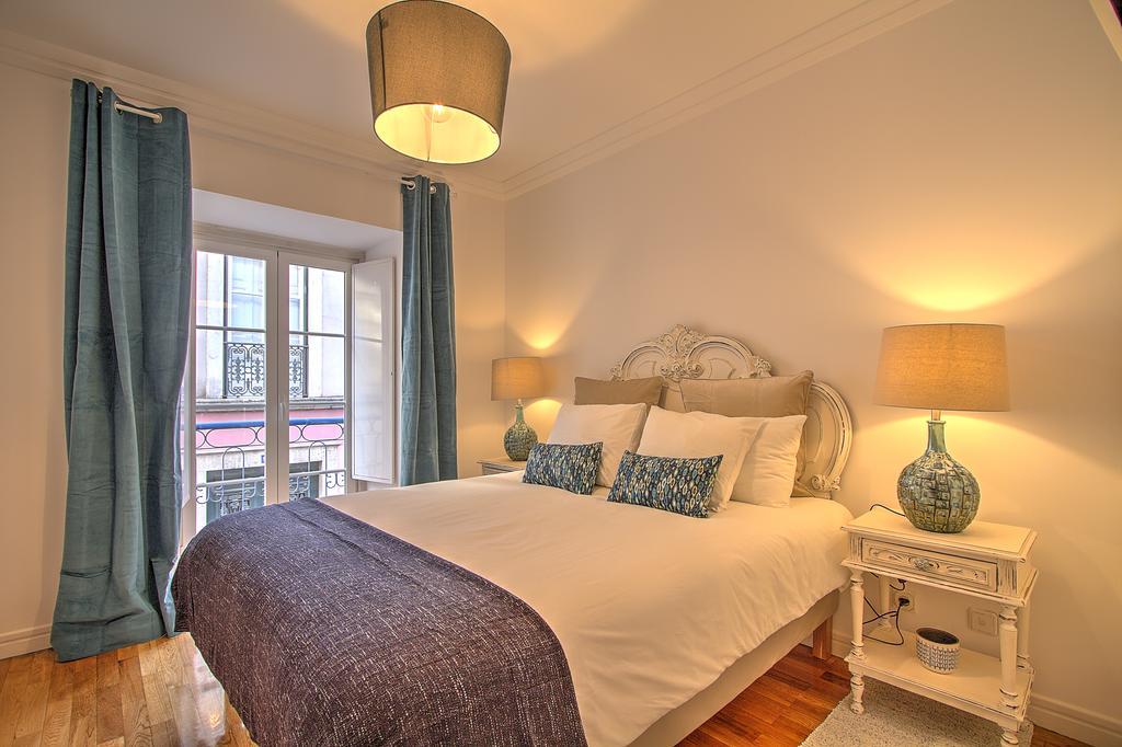 Apartament Heart Of Bairro Alto-Live Like A Local Lizbona Zewnętrze zdjęcie